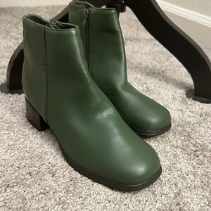 NWOB Olive Green AJ Valenci Bootie Boots size 7.5W